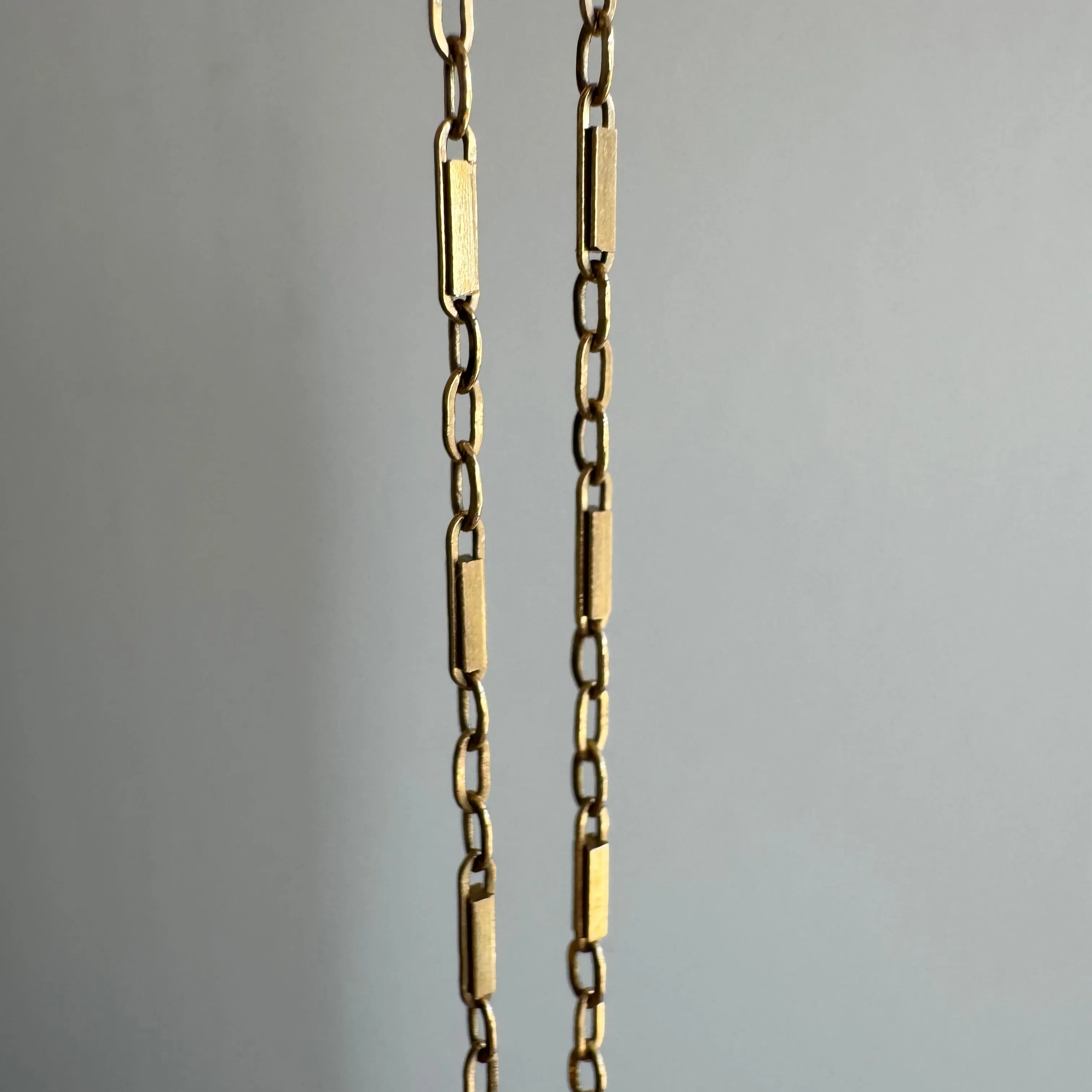 V I N T A G E // daintiest trombone / 14k yellow gold bar link station chain / 15.25